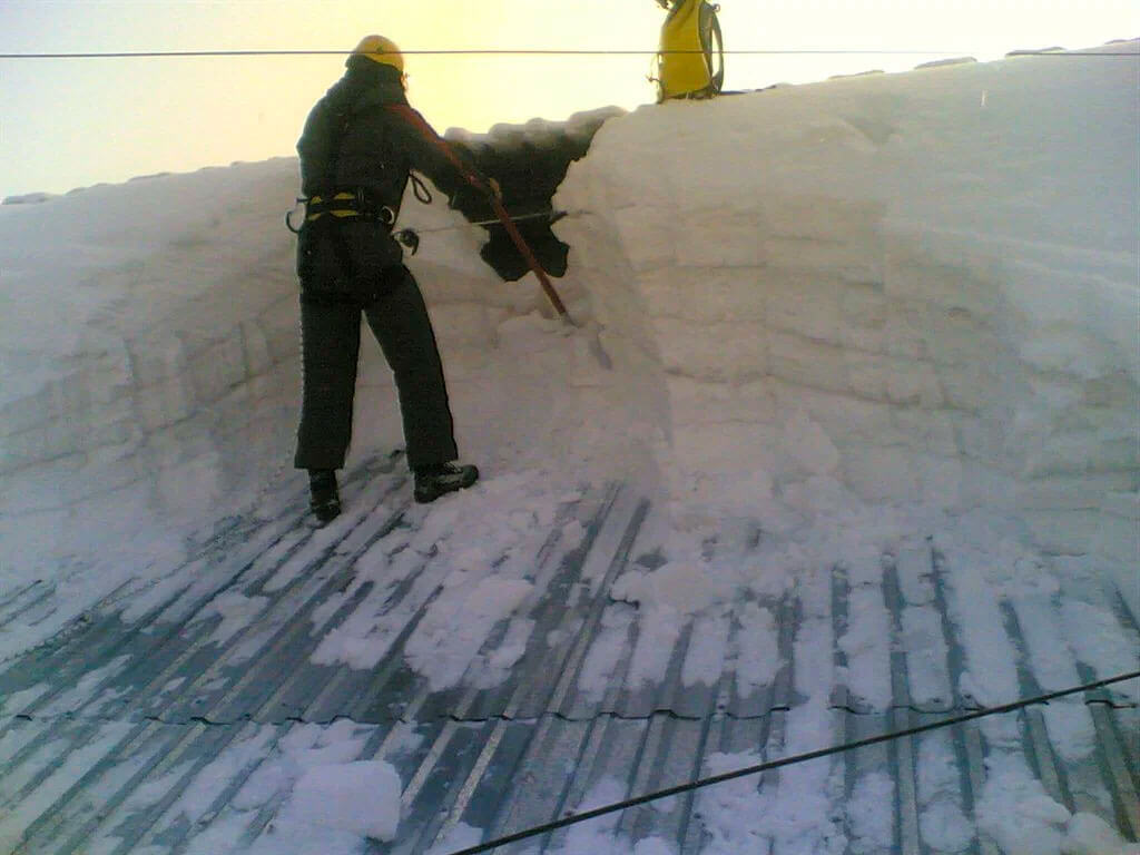 Уборка снега цена в Саратове